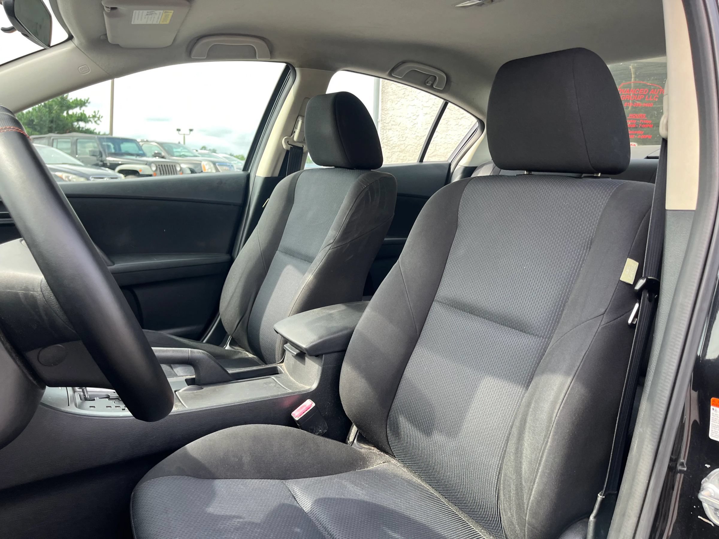 Used 2011 MAZDA MAZDA3 i Sport FWD image 9