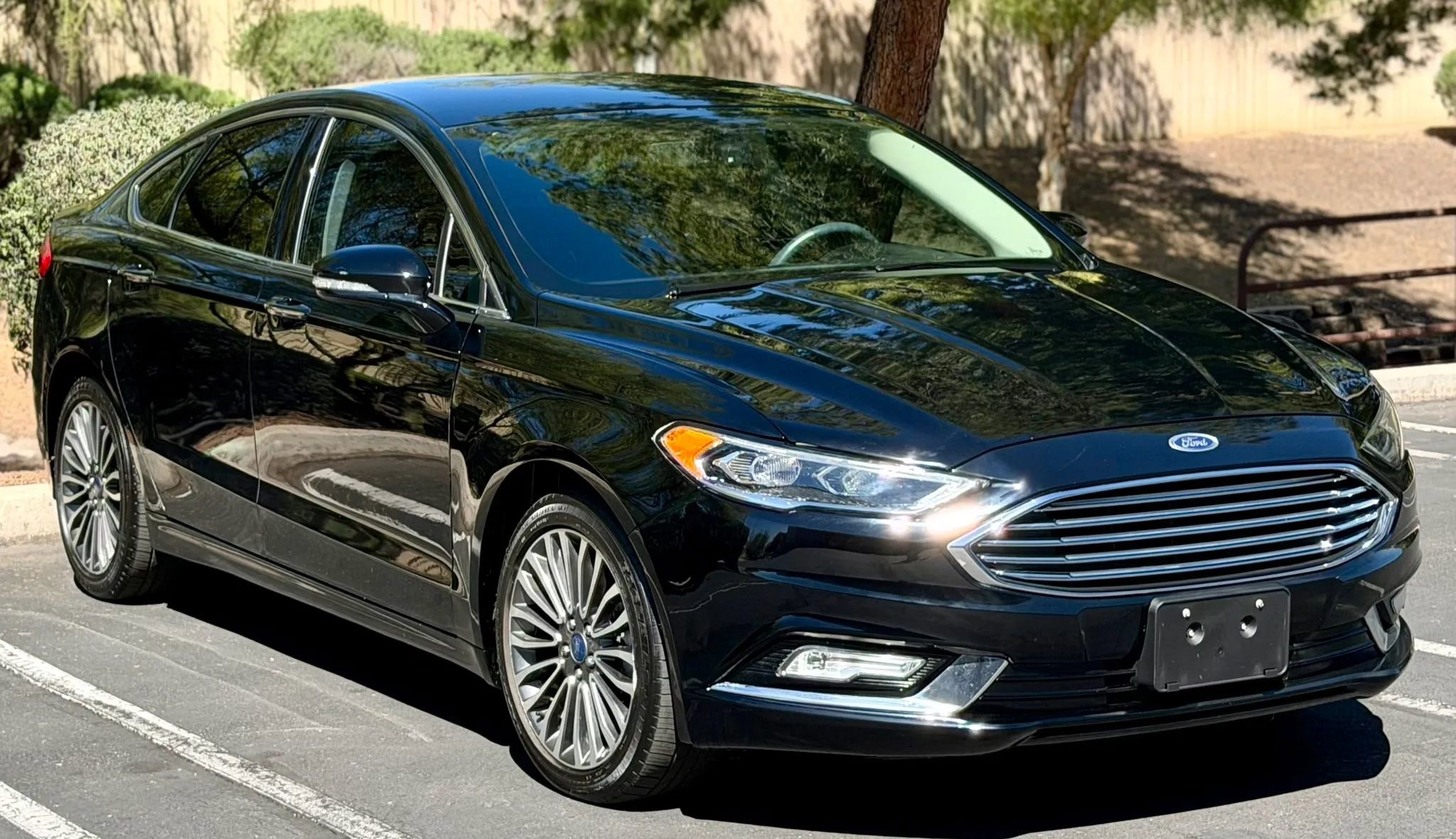 Used 2017 Ford Fusion SE w/ Fusion SE Technology Package image 1