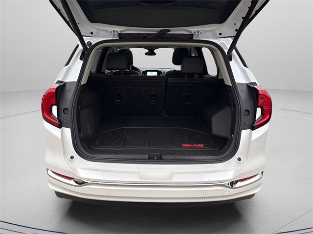 Used 2022 GMC Terrain Denali w/ Denali Premium Package image 22