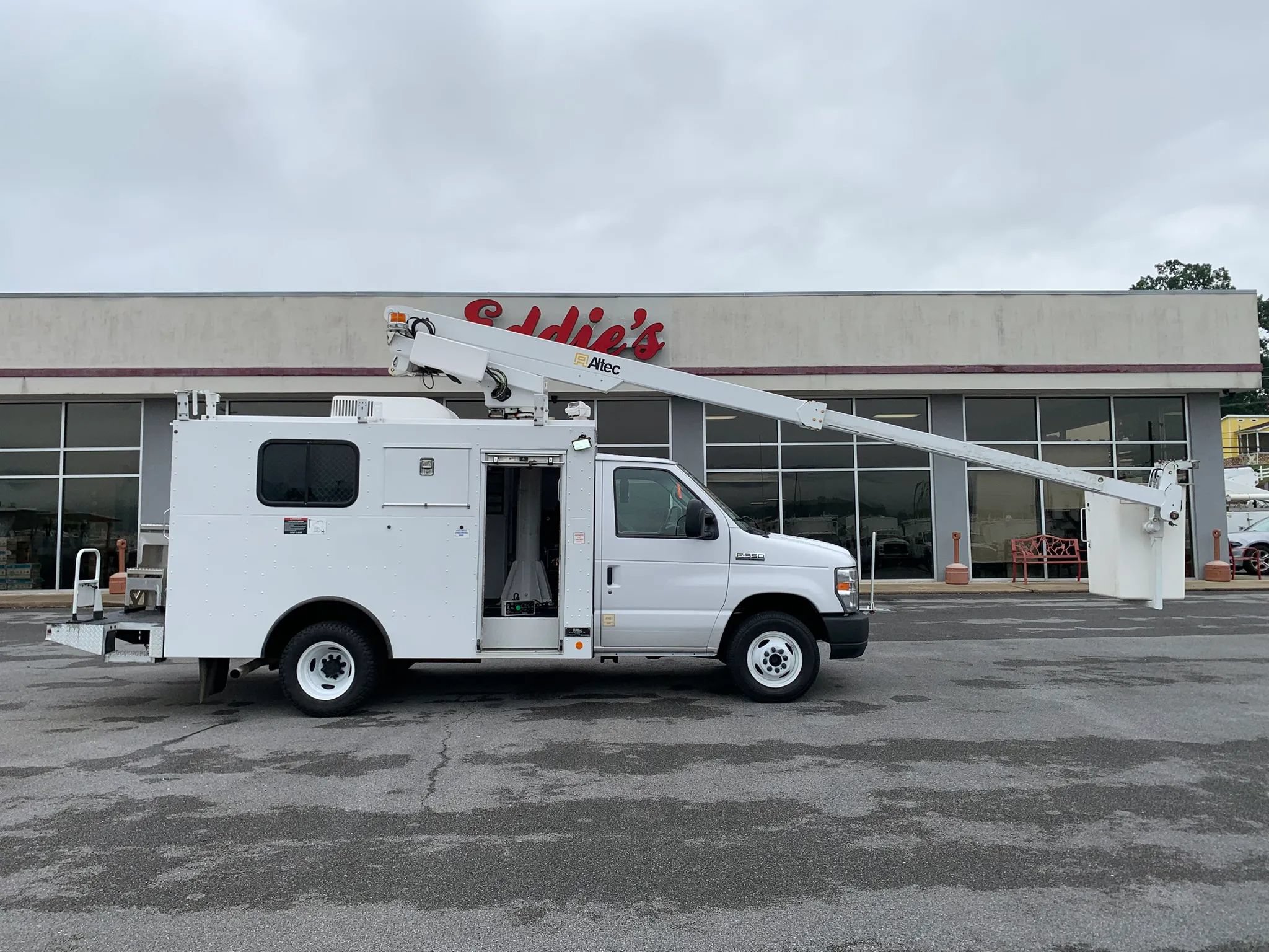 Used 2019 Ford E-350 and Econoline 350 Super Duty RWD image 49