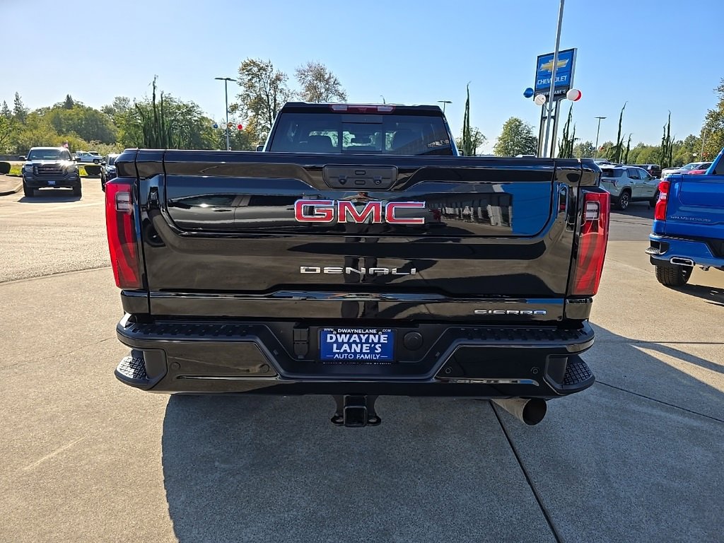Used 2025 GMC Sierra 3500 Denali image 5