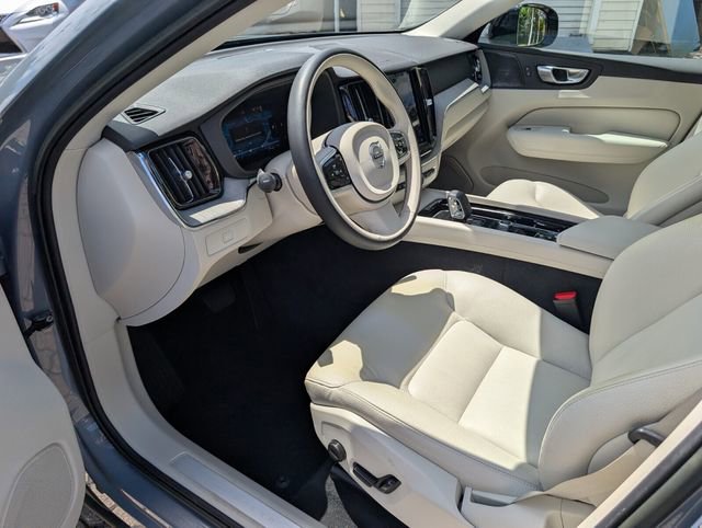 Certified 2023 Volvo XC60 B5 Plus AWD/4WD image 11