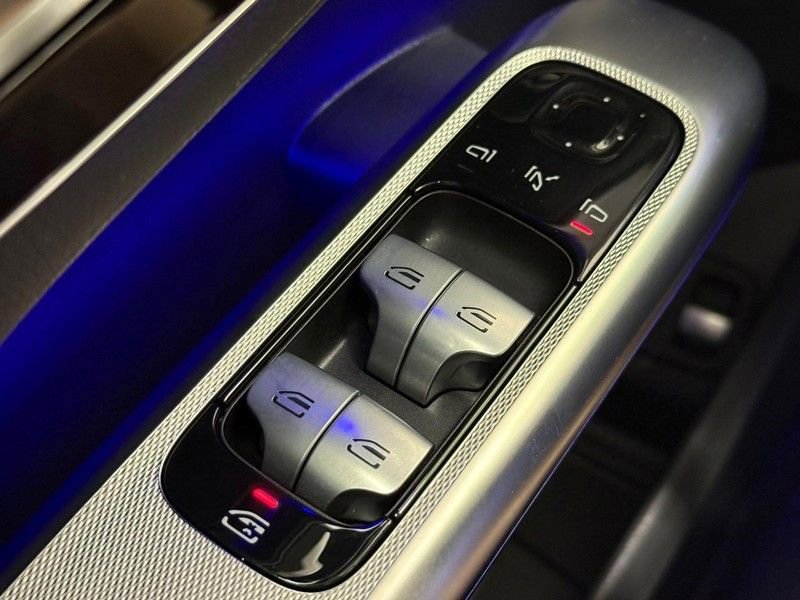 New 2025 Mercedes-Benz GLC 350e 4MATIC image 16