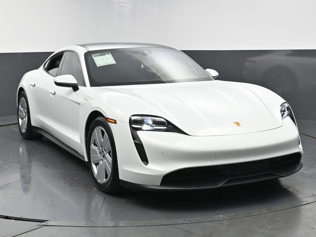 Used 2022 Porsche Taycan image 2