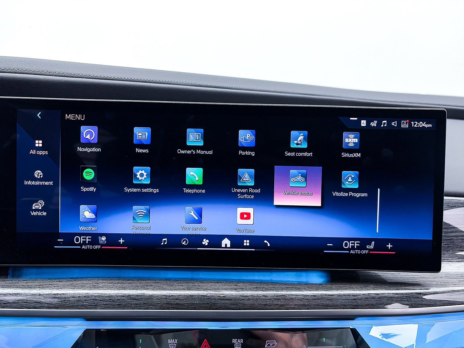 Used 2023 BMW 740i w/ Executive Package image 40