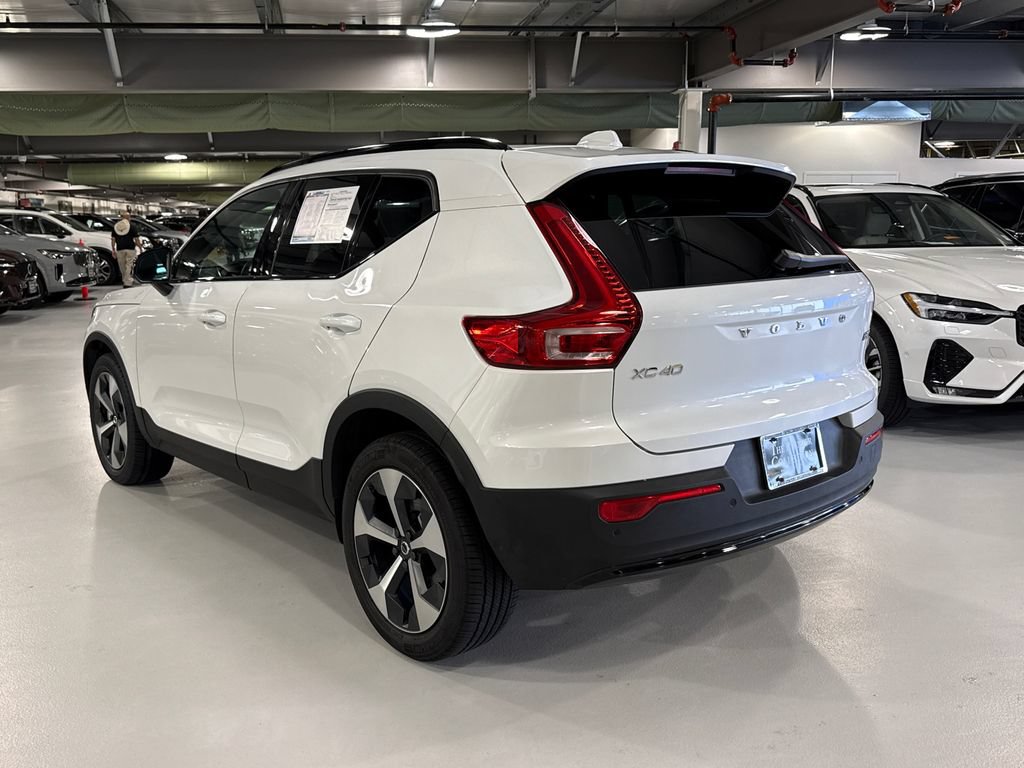 Used 2026 Volvo XC40 B5 Plus w/ Protection Package Premier AWD/4WD image 4