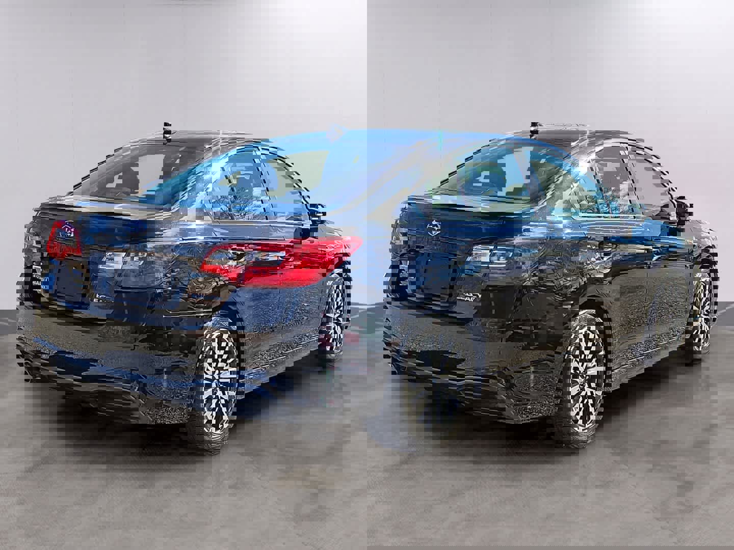 Used 2019 Subaru Legacy 2.5i Premium image 2