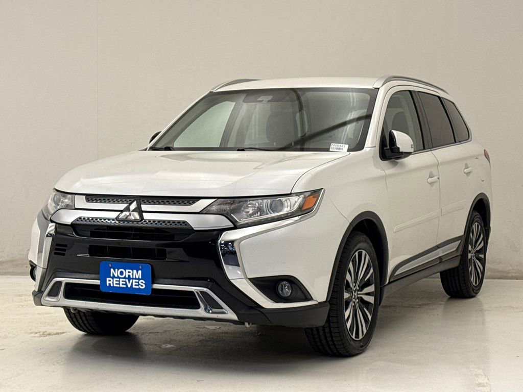 Used 2020 Mitsubishi Outlander FWD image 2
