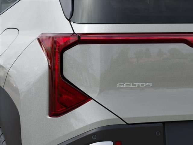 New 2027 Kia Seltos LX FWD image 11