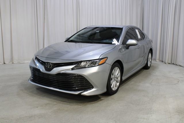 Used 2018 Toyota Camry LE image 33