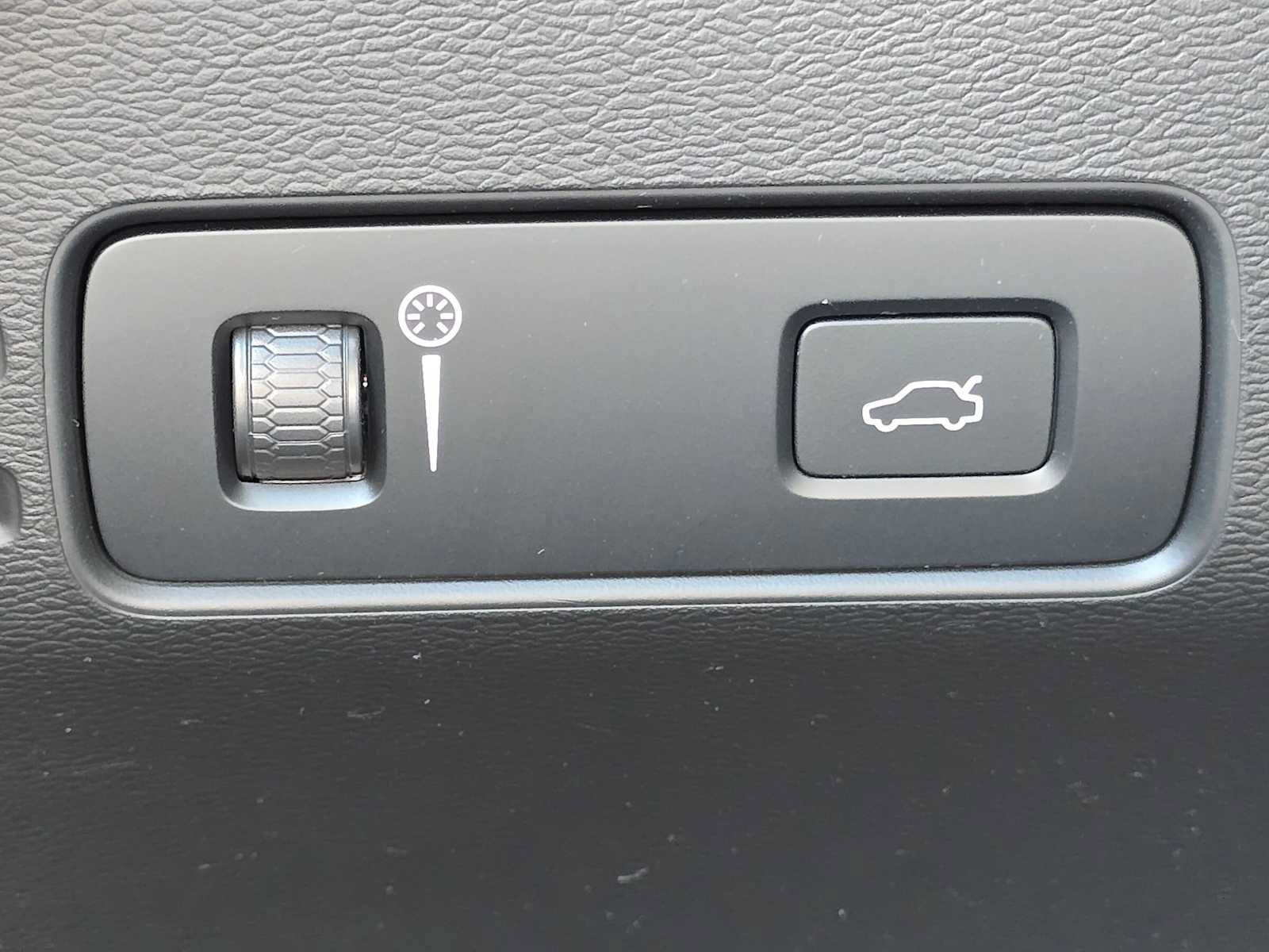 Used 2022 Volvo XC40 P8 Recharge Ultimate AWD/4WD image 30