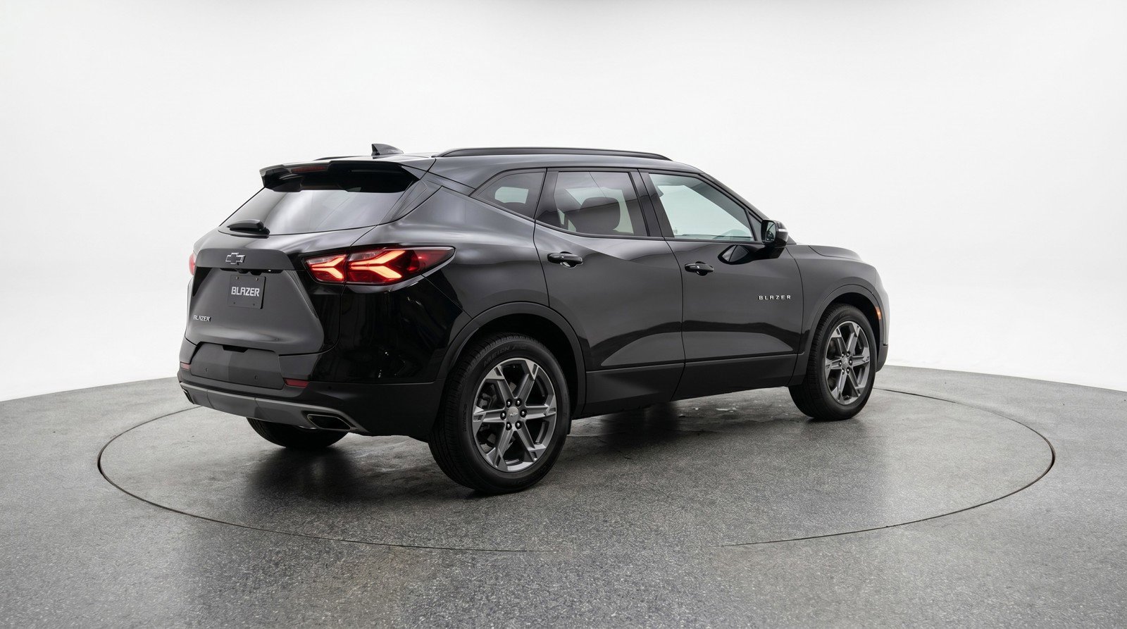 Used 2025 Chevrolet Blazer LT FWD image 9