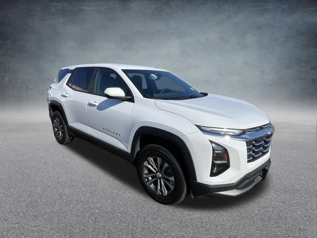 Used 2025 Chevrolet Equinox LT image 3