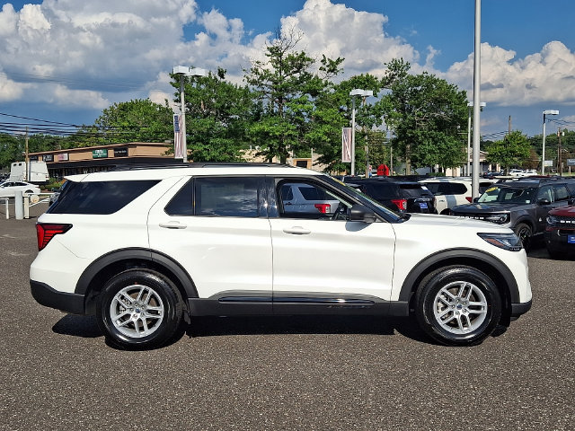 Used 2026 Ford Explorer Active AWD/4WD image 7