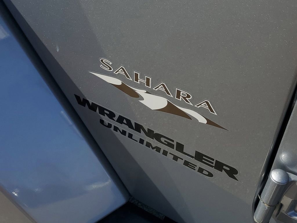Used 2017 Jeep Wrangler Unlimited Sahara w/ Connectivity Group image 7