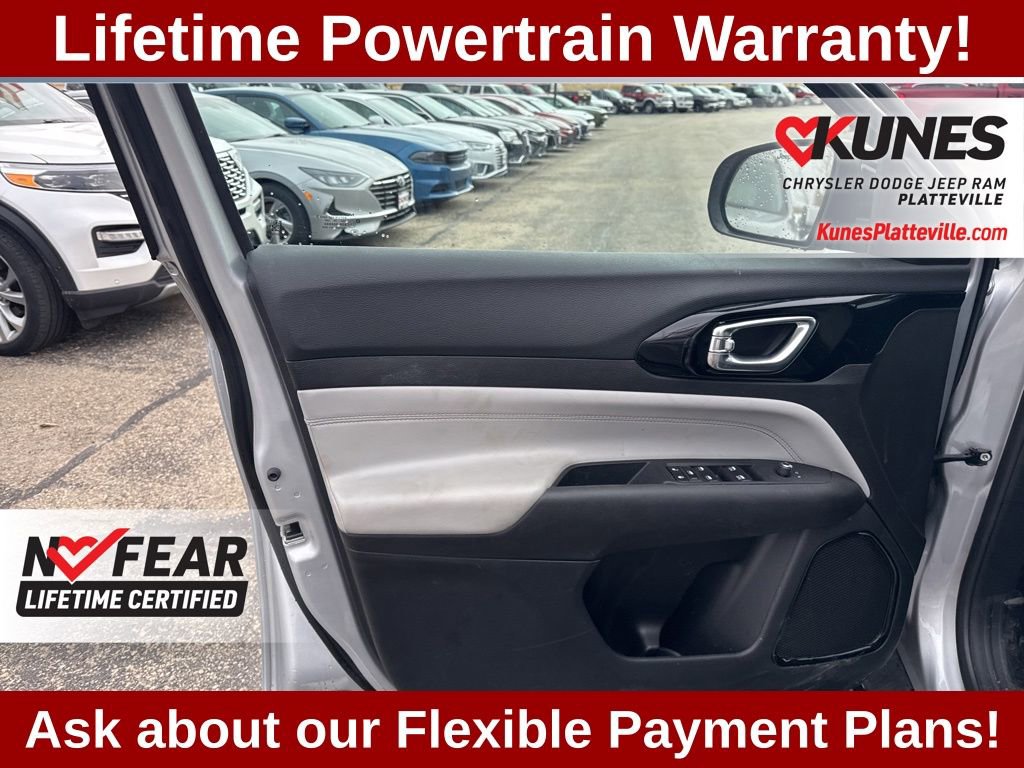 Used 2024 Jeep Compass Limited image 12