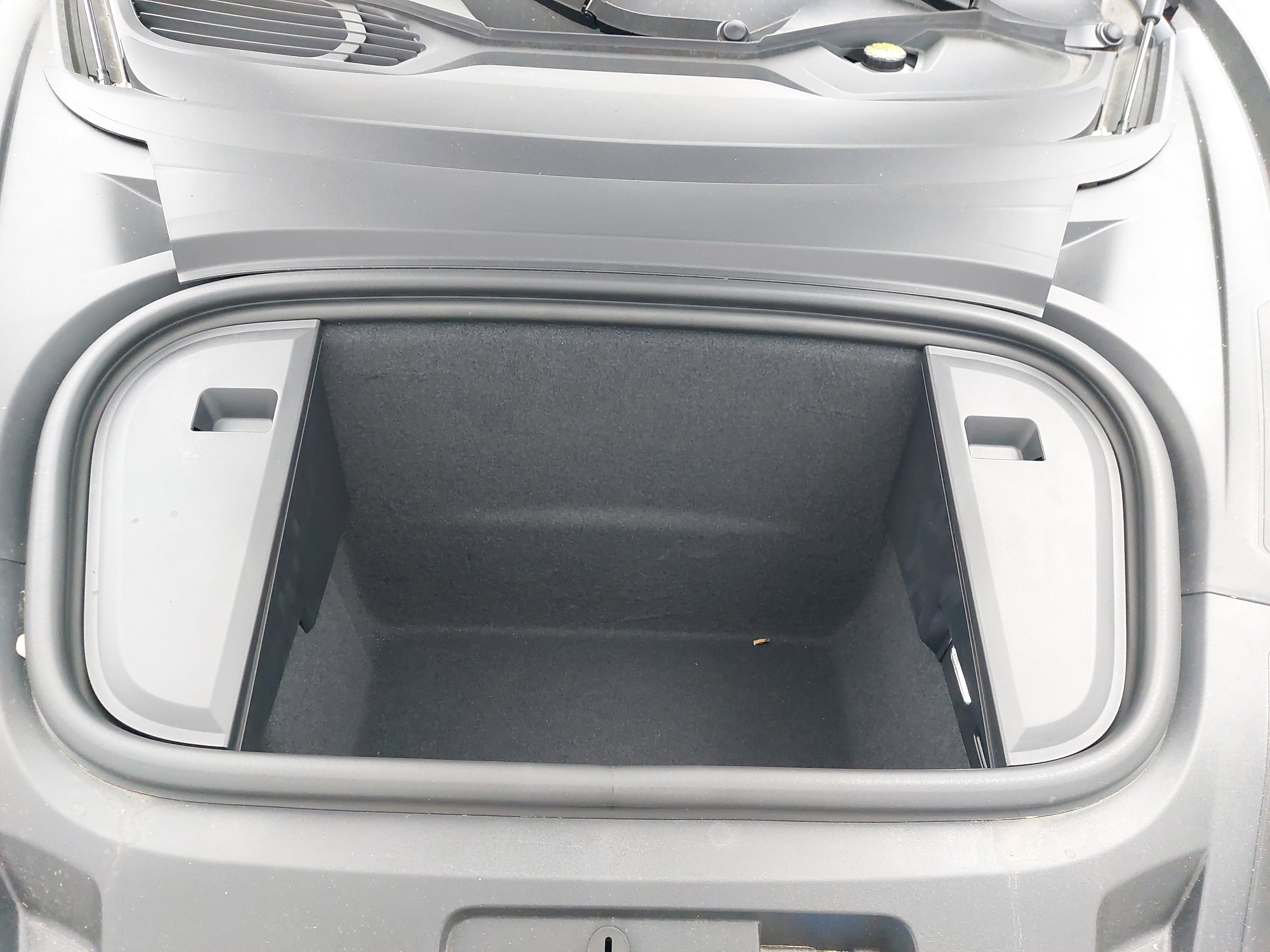 New 2025 Porsche Taycan 4S image 32