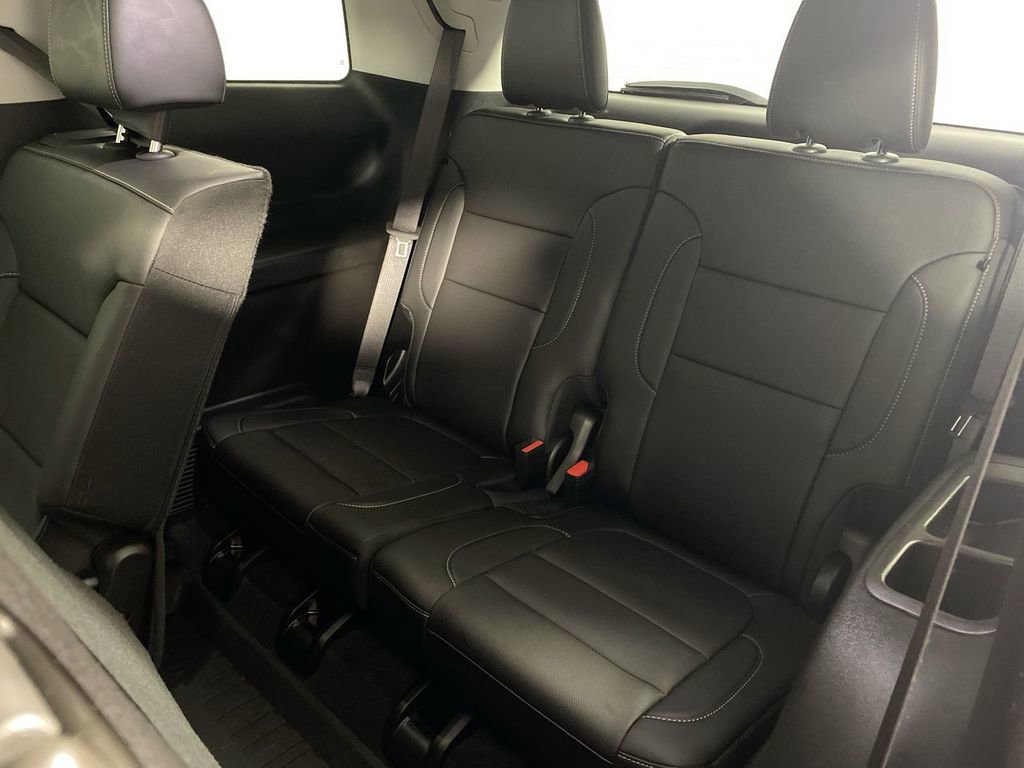 Used 2023 GMC Acadia SLT w/ LPO, Floor Liner Package image 24