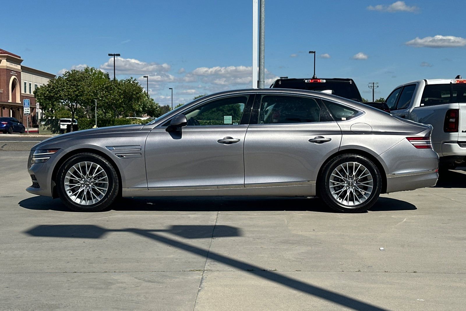 Used 2023 Genesis G80 2.5T image 3