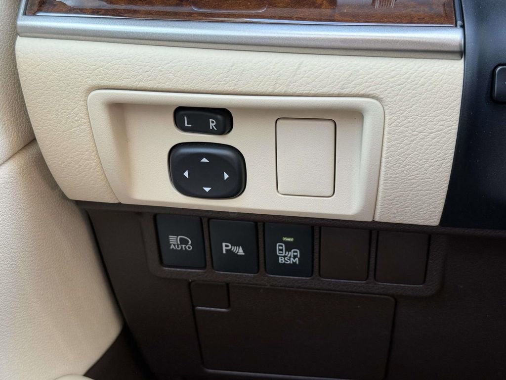 Used 2018 Lexus ES 350 w/ Luxury Package w/Wood Trim FWD image 23