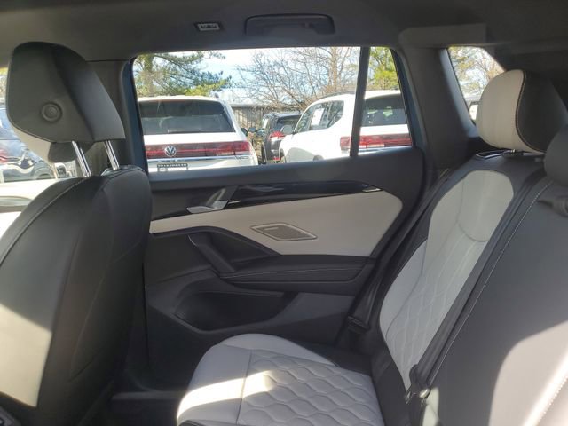 New 2026 Volkswagen Tiguan SEL R-Line image 10
