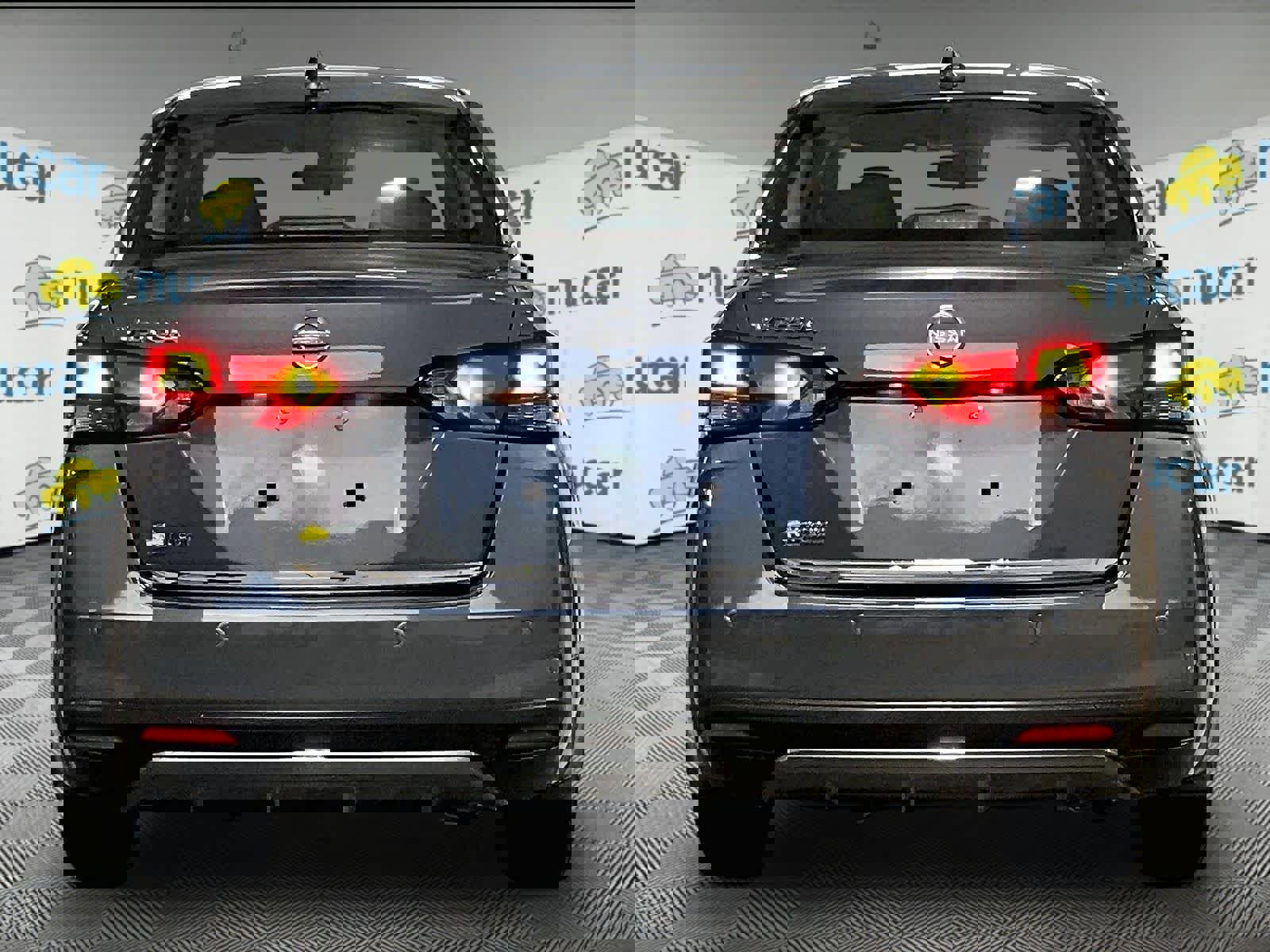 Used 2025 Nissan Versa SV w/ Trunk Package image 5