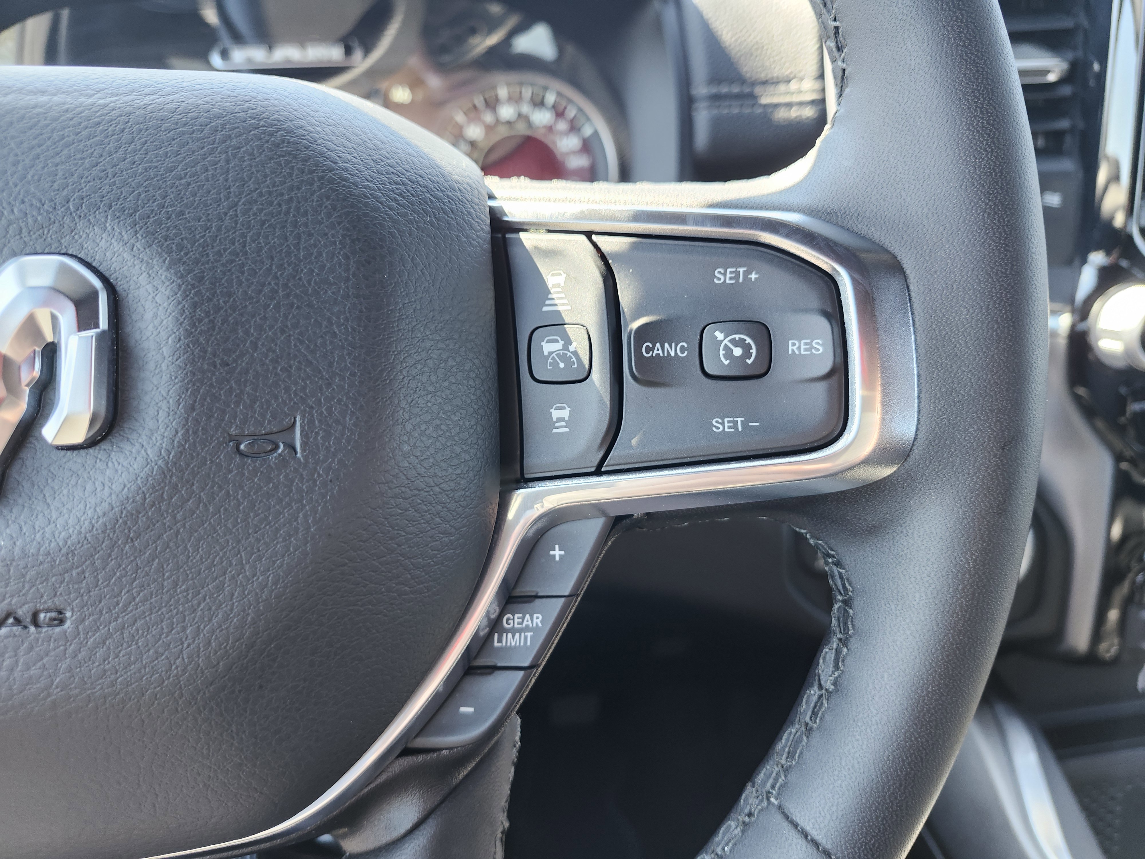 Used 2025 RAM 1500 Laramie image 37