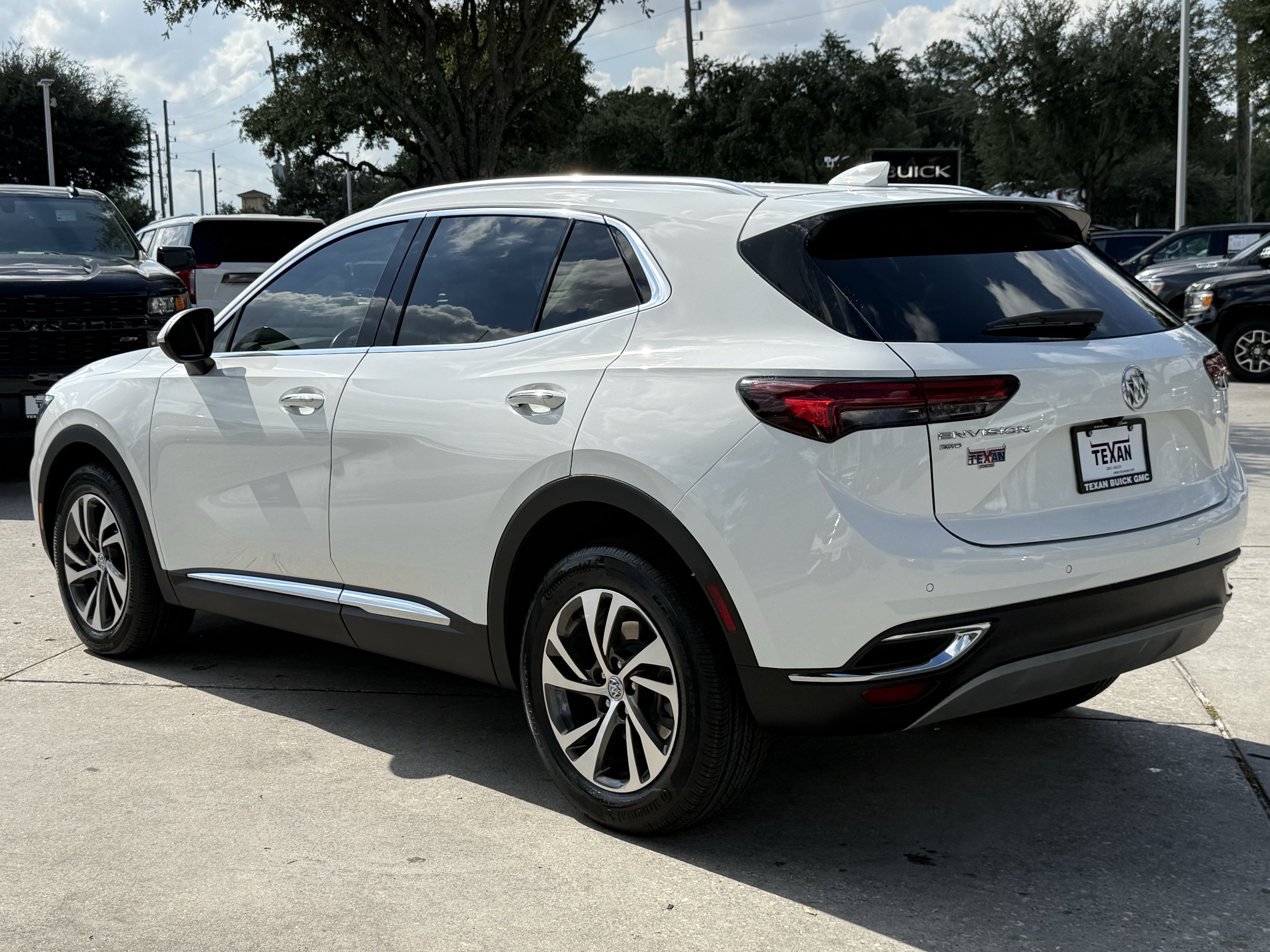 Used 2023 Buick Envision Essence w/ Technology Package I AWD/4WD image 7