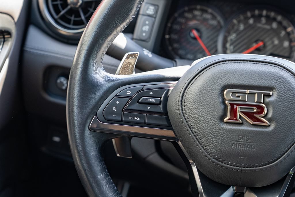 Used 2020 Nissan GT-R Premium w/ Premium Interior Package AWD/4WD image 14