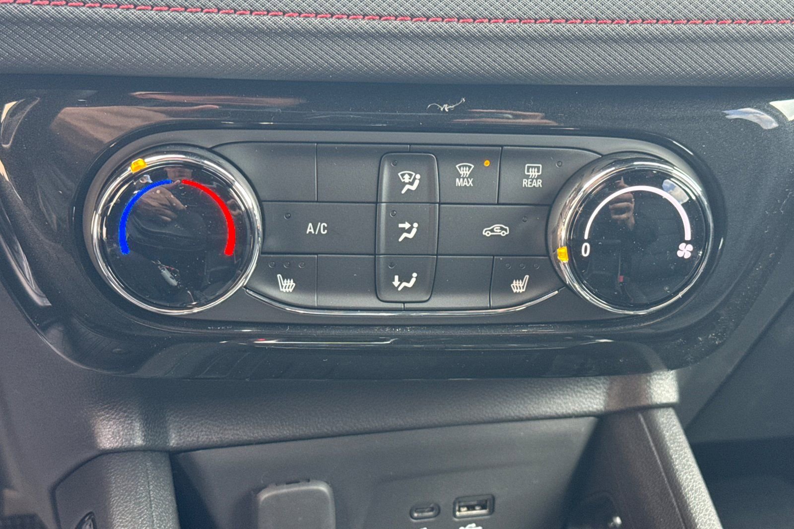 New 2025 Chevrolet TrailBlazer RS w/ Driver Confidence Package image 17