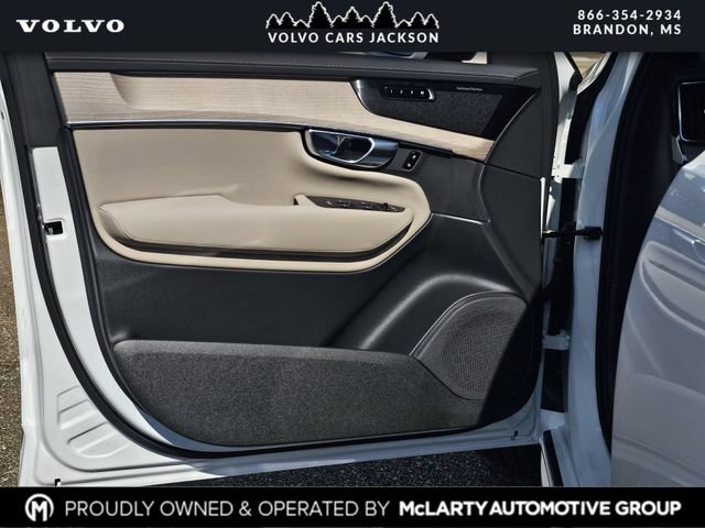 New 2026 Volvo XC90 B6 Plus w/ Protection Package Premier AWD/4WD image 15