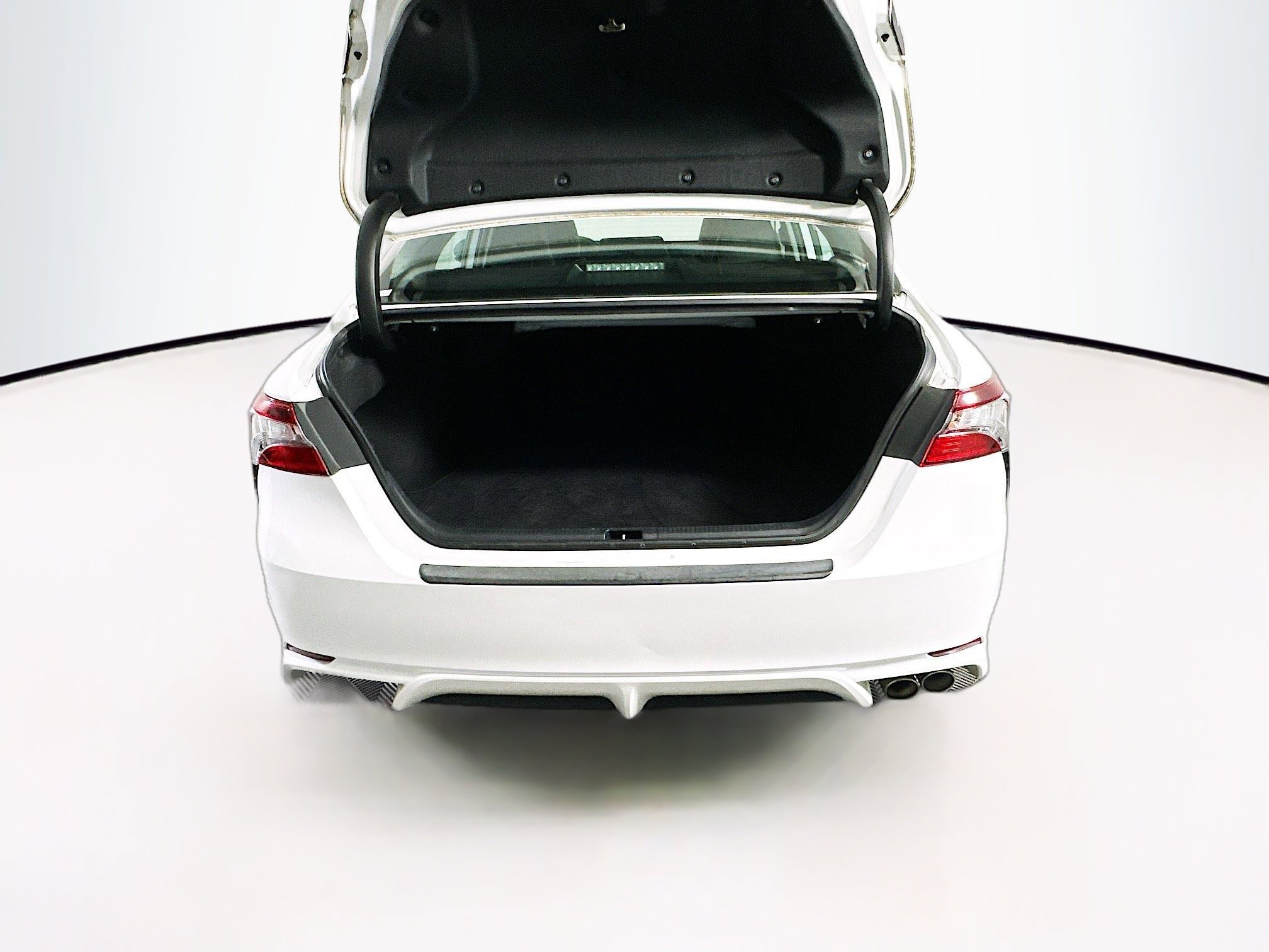 Used 2021 Toyota Camry SE w/ Carpet Mat Package (TMS) image 27