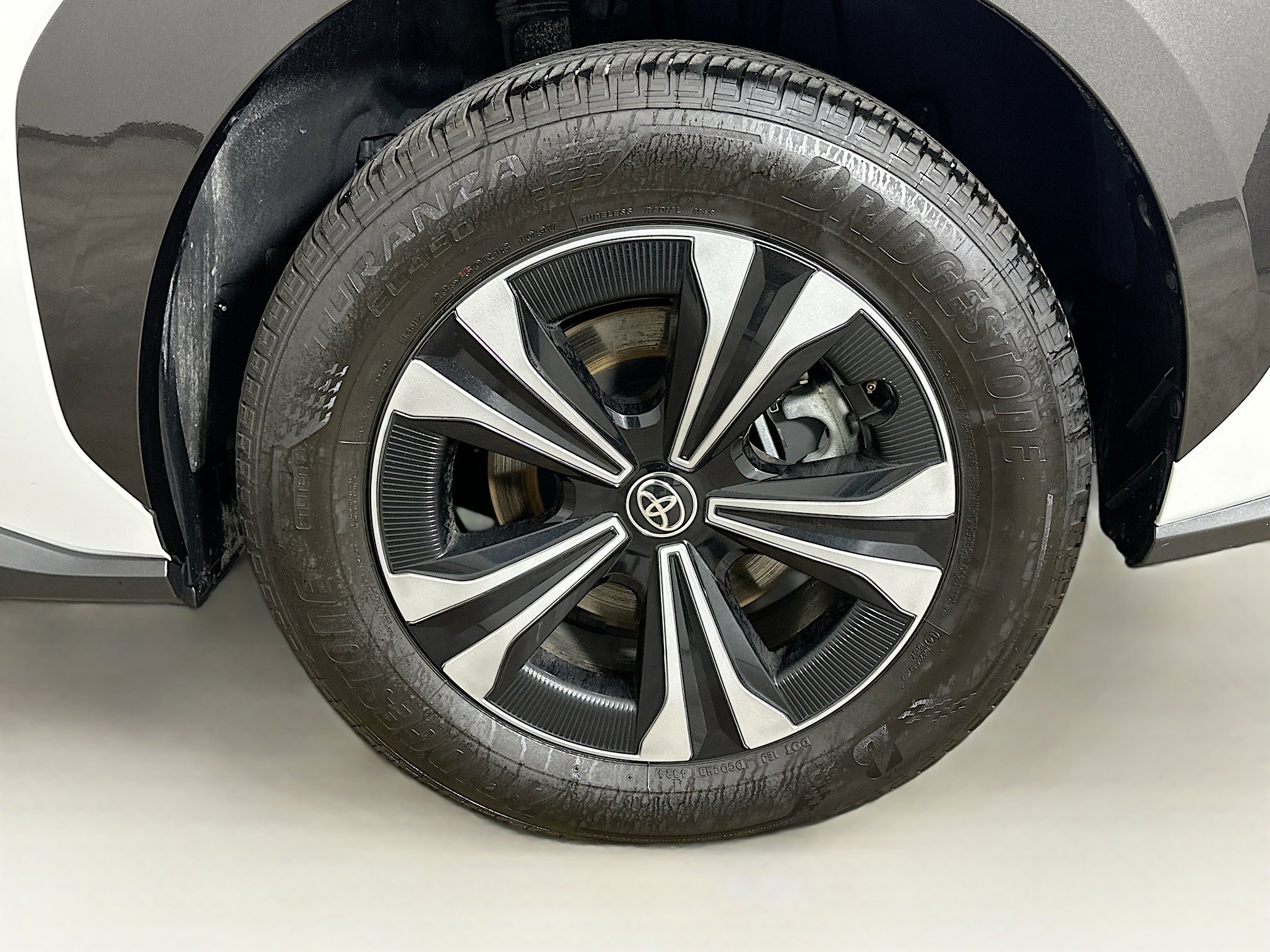 Used 2025 Toyota bZ4X FWD image 11