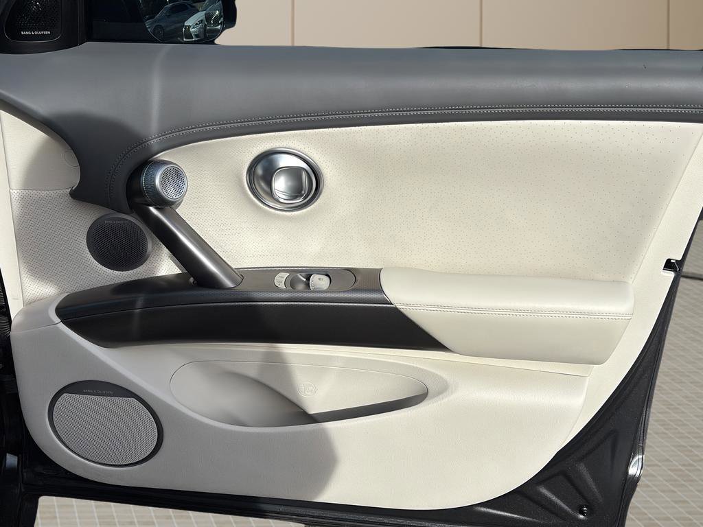 Certified 2023 Genesis GV60 Advanced image 38