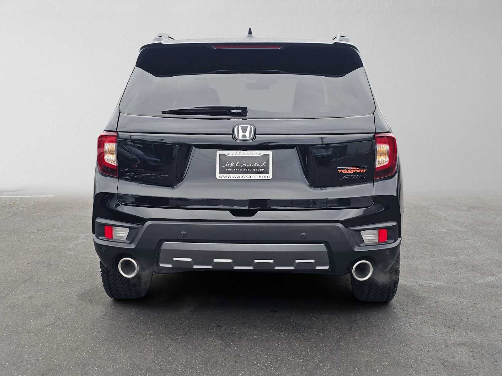 Used 2025 Honda Passport TrailSport image 4