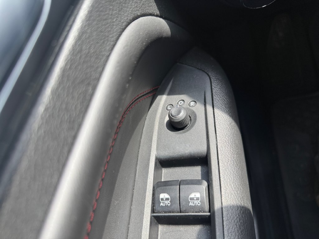 Used 2023 Jeep Compass Trailhawk w/ Trailhawk Convenience Group AWD/4WD image 31