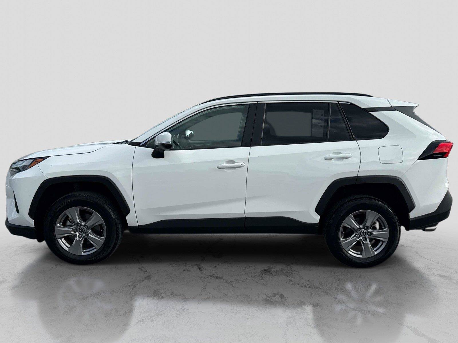 Used 2025 Toyota RAV4 XLE AWD/4WD image 8