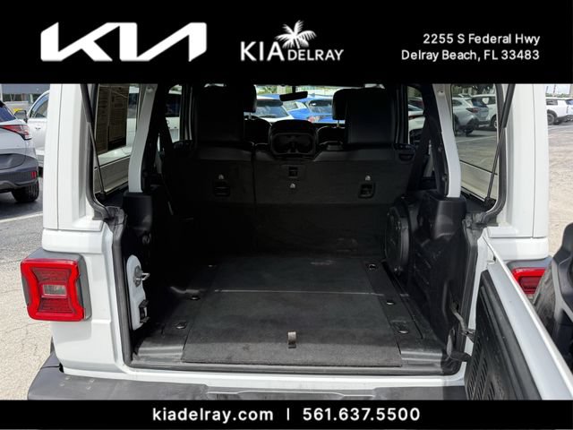 Used 2021 Jeep Wrangler Unlimited Sahara AWD/4WD image 8