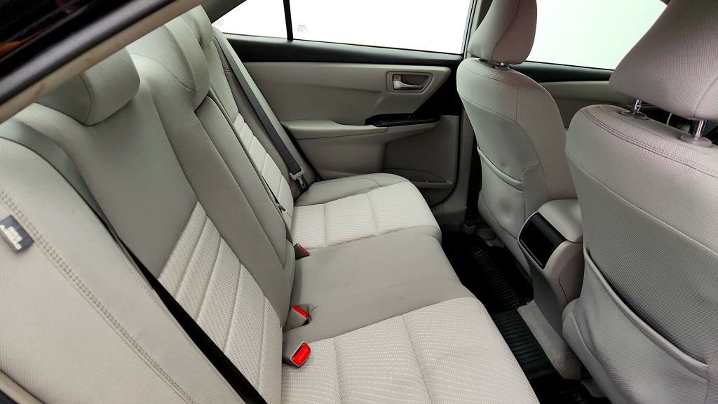 Used 2016 Toyota Camry FWD image 21