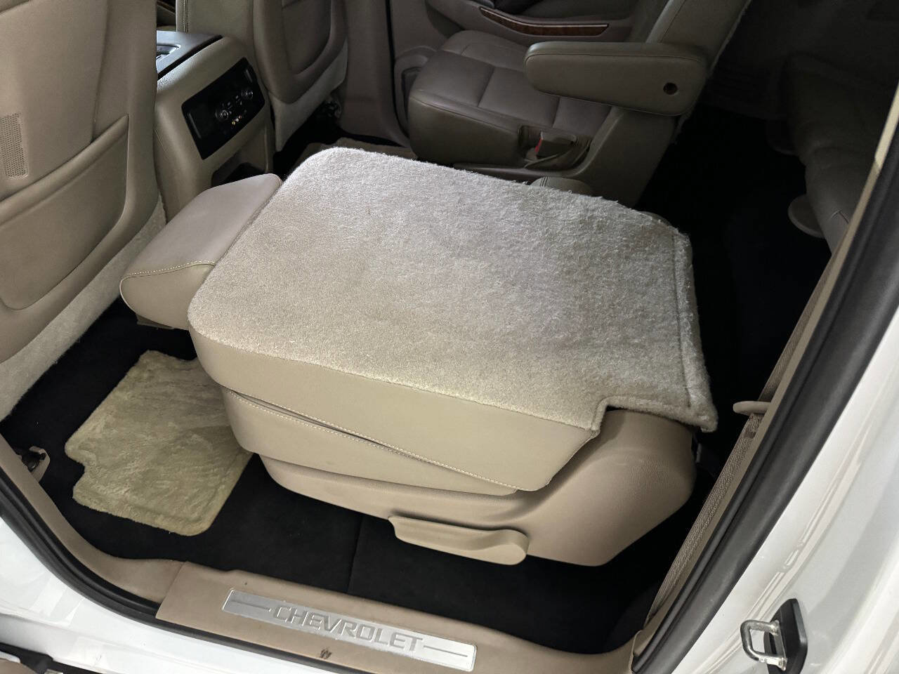 Used 2015 Chevrolet Suburban LTZ image 33