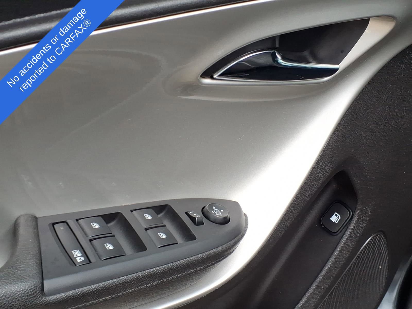 Used 2014 Chevrolet Volt FWD image 17