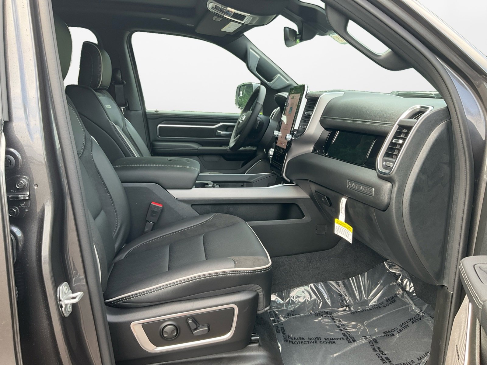 New 2026 RAM 1500 Laramie w/ Night Edition image 15