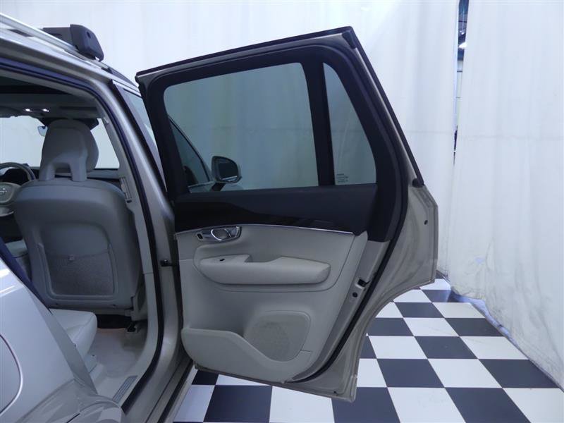Used 2016 Volvo XC90 T6 Momentum w/ Momentum Plus Package AWD/4WD image 27