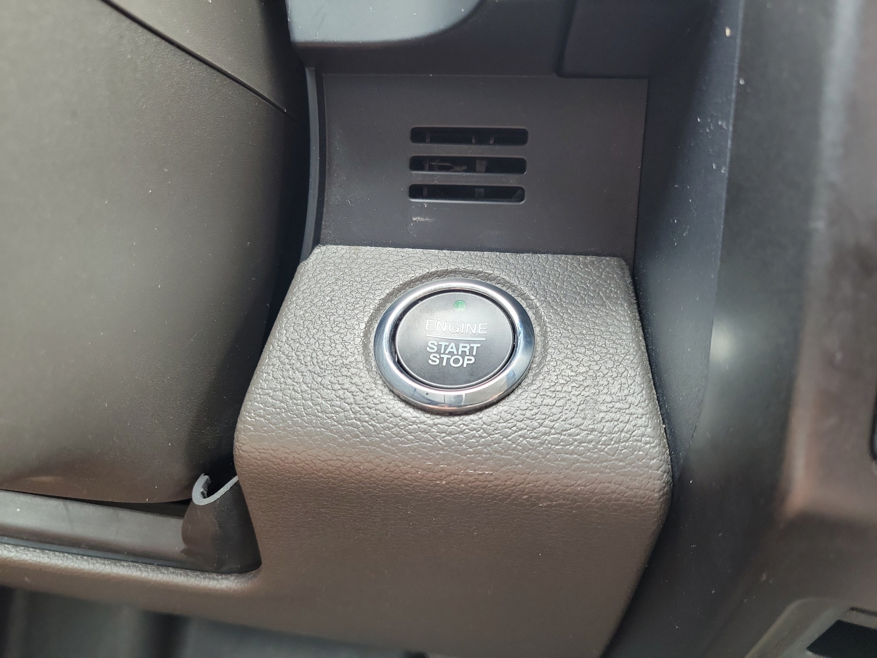 Used 2018 Ford Expedition Limited w/ Equipment Group 302A RWD image 26