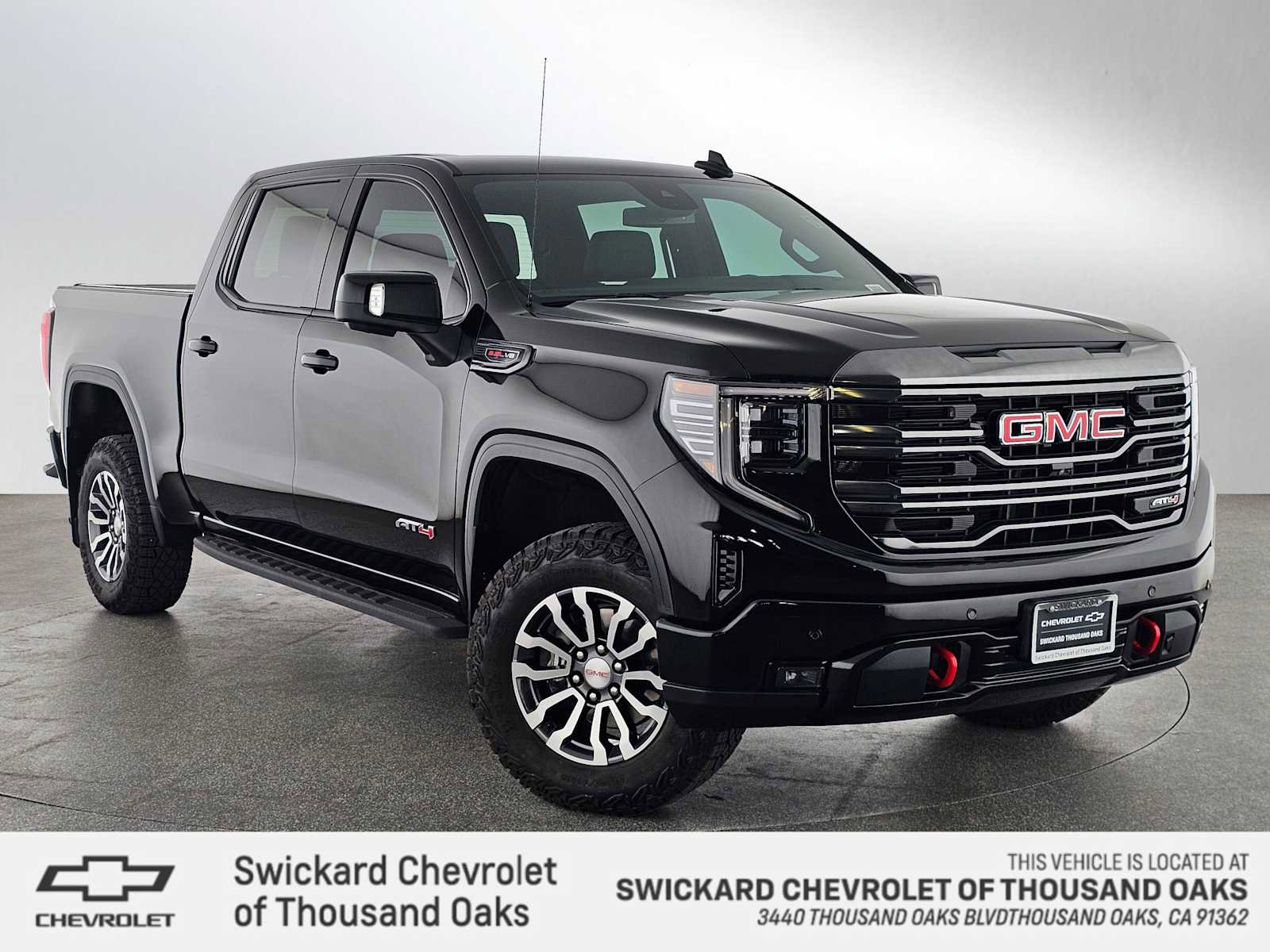Used 2023 GMC Sierra 1500 AT4 AWD/4WD image 1