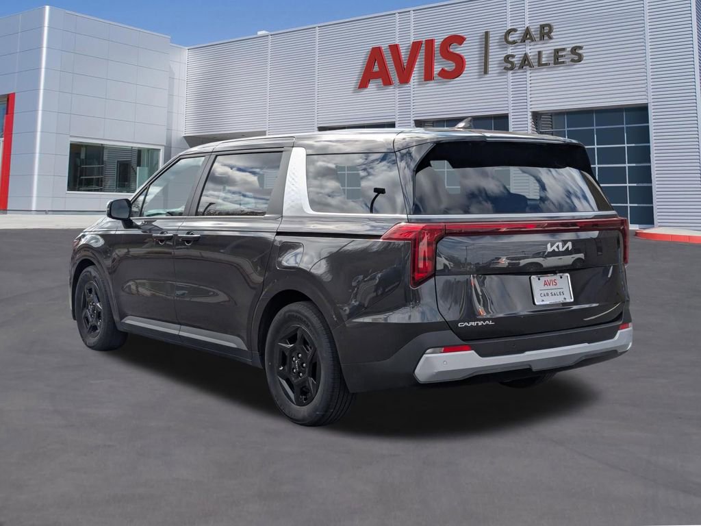 Used 2025 Kia Carnival image 9