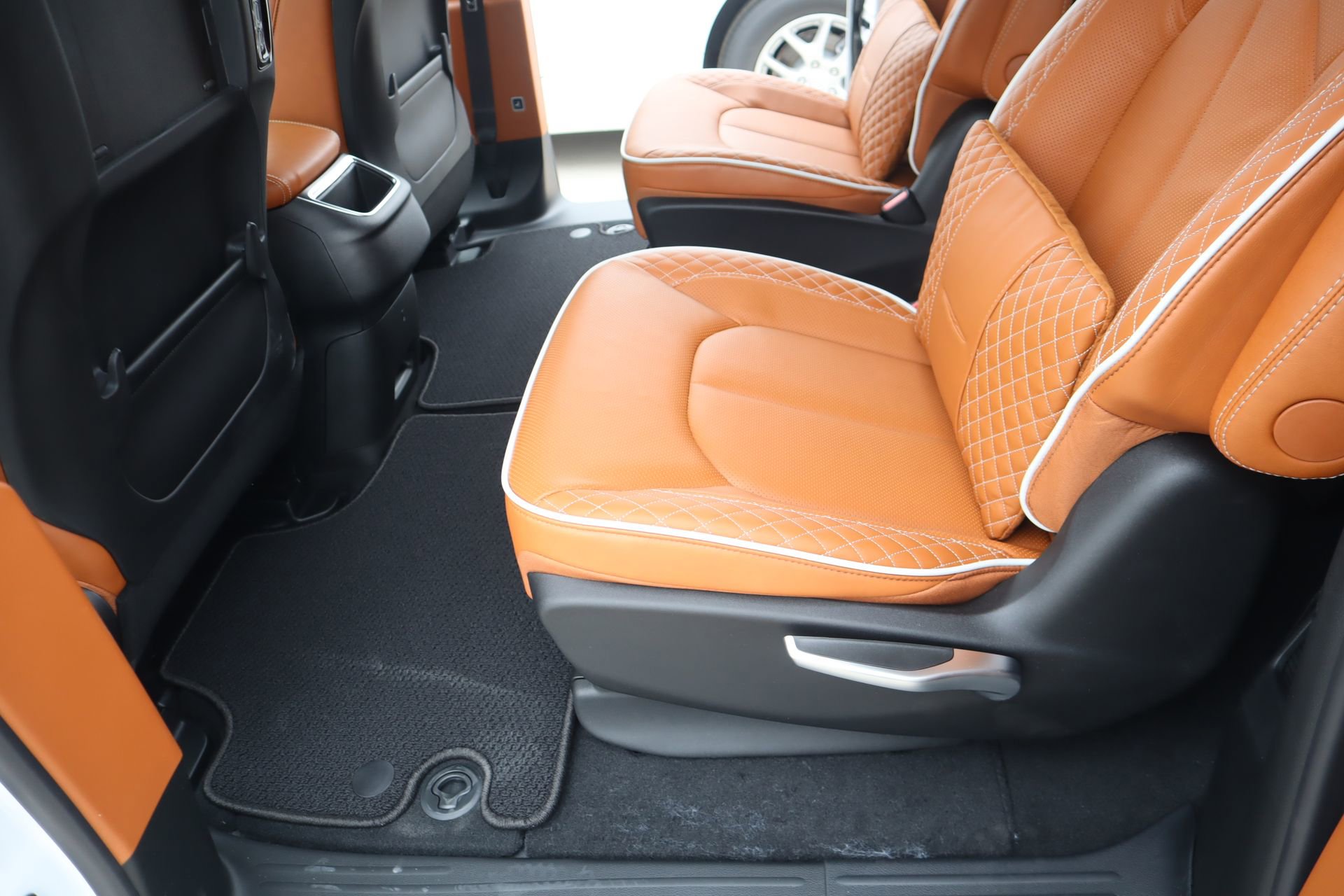 New 2026 Chrysler Pacifica Pinnacle image 13