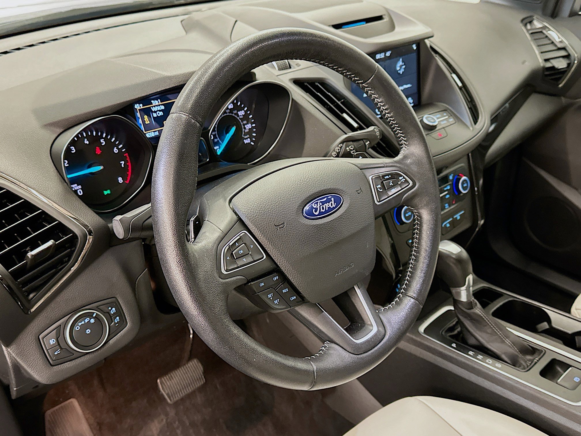 Used 2018 Ford Escape SEL w/ SEL Sport Appearance Package image 18