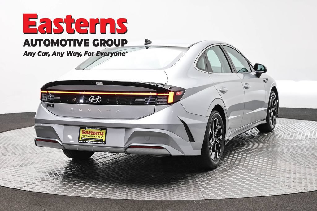 Used 2025 Hyundai Sonata SEL FWD image 5