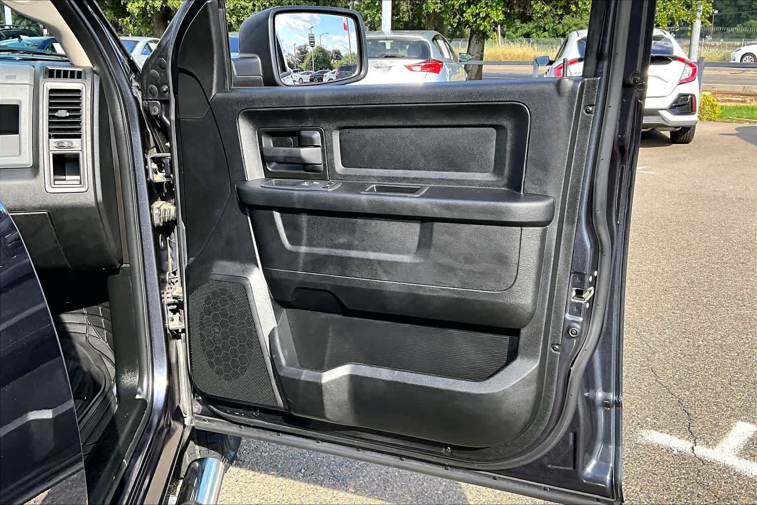 Used 2019 RAM 1500 Tradesman w/ Chrome Appearance Group RWD image 22